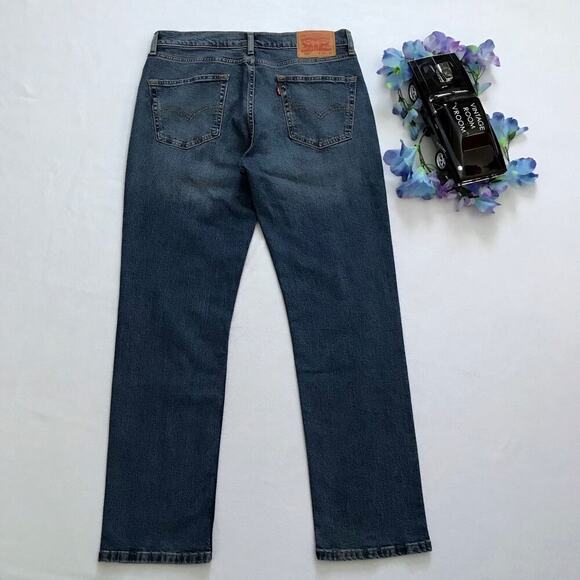Levi's NWOT 514 Medium Wash Straight Jeans Men 33 x 32 - Picture 5 of 8